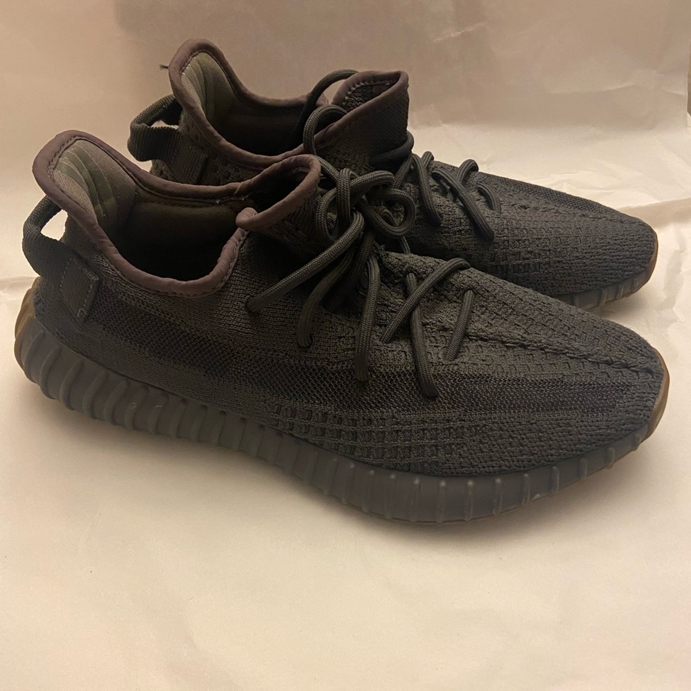 Yeezy Adidas Boost 350 V2 in Cinder Size 8 me